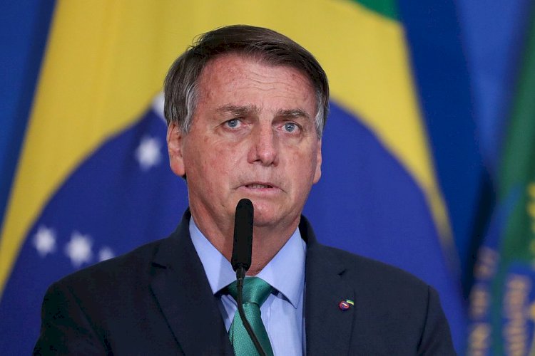 Bolsonaro promete sancionar piso da enfermagem no valor de R$ 4.750